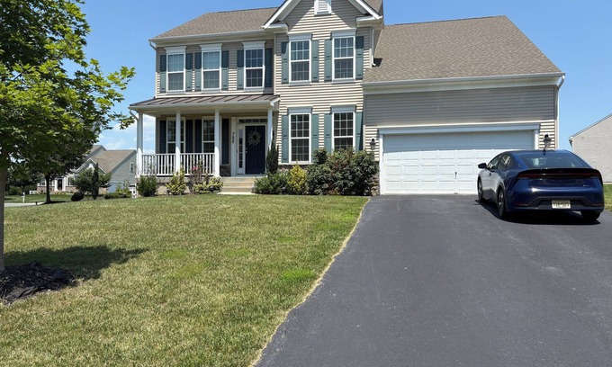 Middletown Casa | Spacious 4-bedroom house with backyard oasis