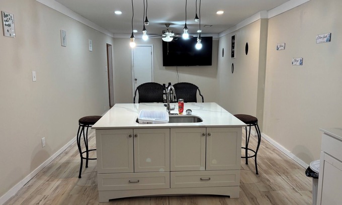 Tuscaloosa Casa | Spacious 4-bedroom house with AC, WiFi in charming Tuscaloosa