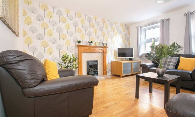 Grantham Casa | Spacious 4 Bedroom Home in Central Grantham