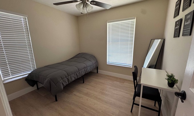 Clewiston Casa | Spacious 4-bedroom house in wonderful Clewiston with AC