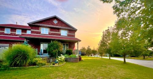 Barrie Casa | Spacious 4-Bedroom Home in Desirable Barrie Neighborhood