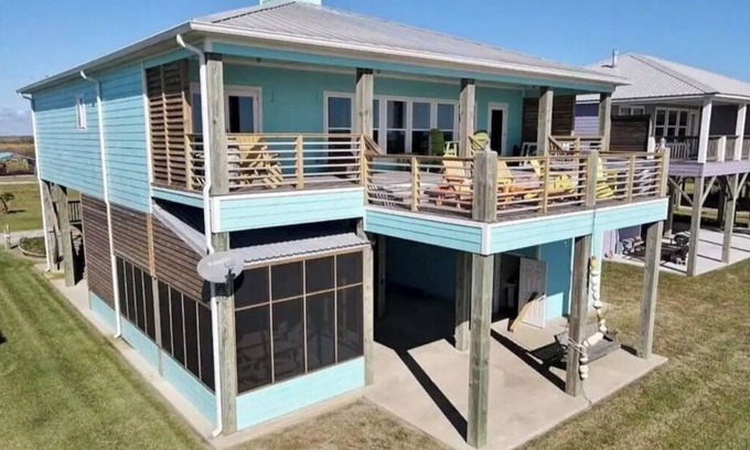 Cameron Parish Casa | Spacious 4-bedroom home on quiet Gulf Coast beach
