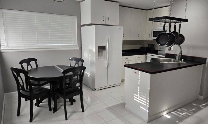 Old North Columbus Casa | Spacious 4 bedroom house located 1.5 miles from Ohio State Football Stadium.