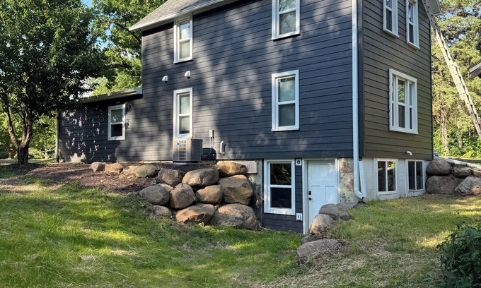 Baraboo Casa | Spacious 4-bedroom house in charming Baraboo. House is one mile from Devils Lake