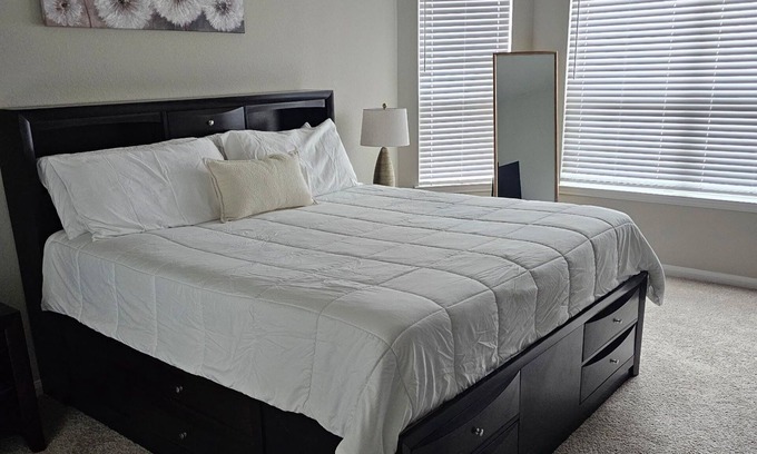 Southeast Houston Casa | Spacious 4-bedroom house in amazing Houston with WiFi, AC