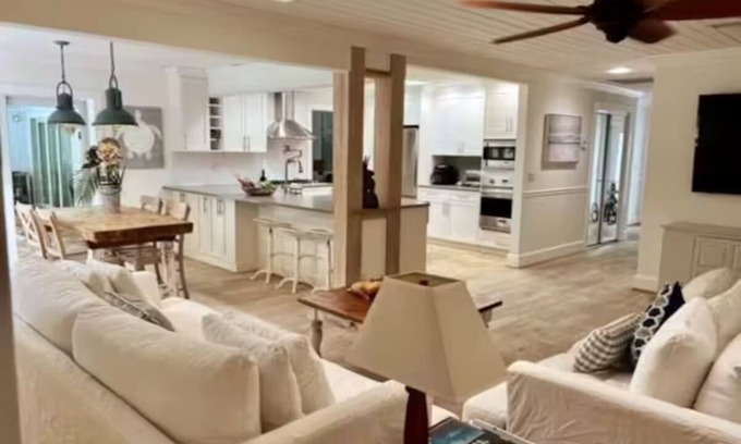 Jupiter Casa | Spacious 4-bedroom house in charming Jupiter/Tequesta Beach Theme