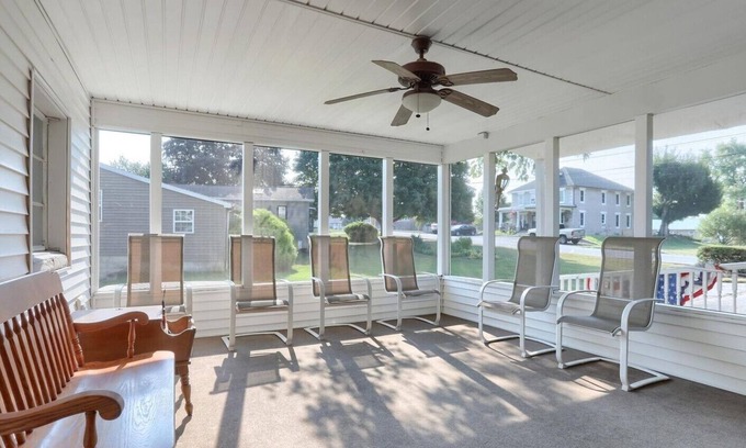 Palmyra Casa | Spacious 4-bedroom house in Palmyra - just 6 miles from Hersheypark!