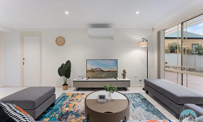 Epping Casa | Spacious 4-Bedroom House in Peaceful Epping