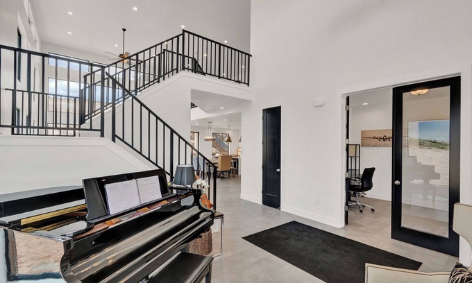 Lehi Casa | Spacious 4-bedroom house in delightful Lehi with WiFi, fitness room