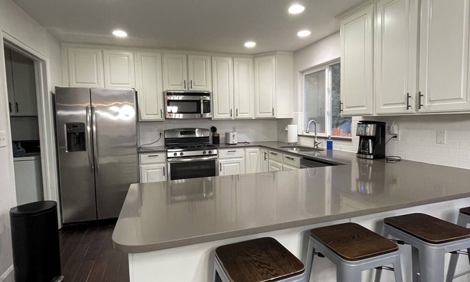 Provo Casa | Spacious 4-bedroom house in quiet Orem! Family and pet friendly!