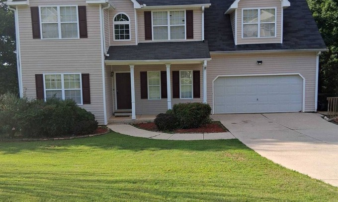 Dallas Casa | Spacious 4-bedroom house In Dallas GA, ideal for long term stays