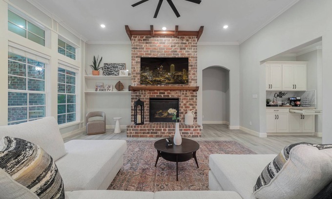 Irving Casa | Spacious 4-bedroom house near DFW, Hot Tub, Game Room, Backyard Playset
