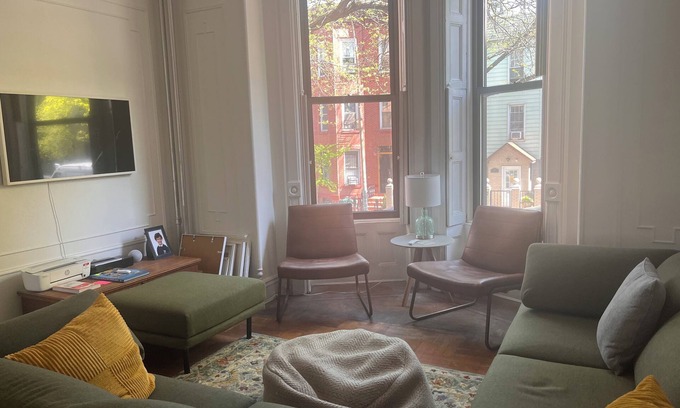 South Slope Casa | Spacious 4-bedroom newly renovated Brooklyn brownstone house steps from subway