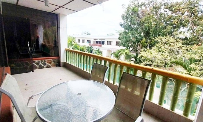 Tawala Apartamento | Spacious 4-bedroom penthouse in fabulous Tawala, Panglao, pool, AC, 24/7 guards