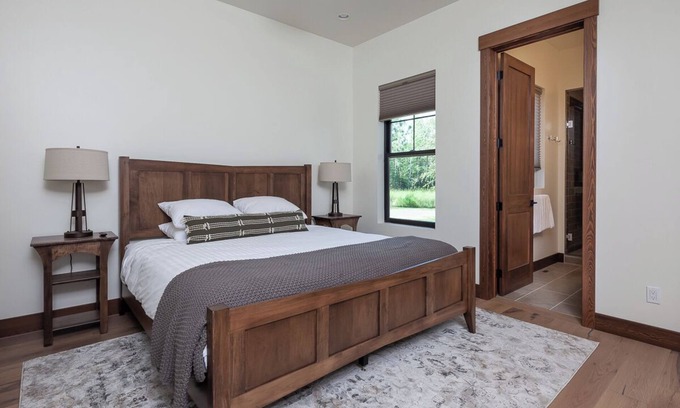 Whitefish Apartamento | Spacious 4-Bedroom Retreat w/Foosball in Rec Room, Large Patio & Living Space
