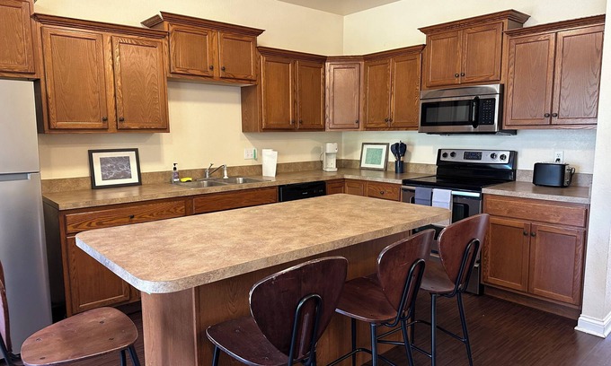 Notre Dame Casa | Spacious 4-bedroom townhome near Notre Dame. Perfect for football weekends!