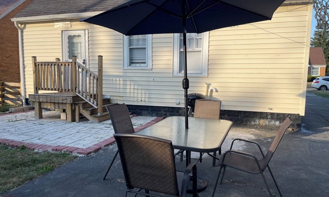 Cheektowaga Casa | Spacious 4-Bedroom Home Near Buffalo Airport & Downtown 2 Full Baths