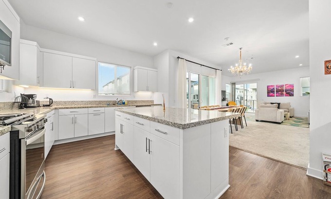 Garden Grove Casa | Spacious 4-bedroom house in delightful Garden Grove with AC, WiFi