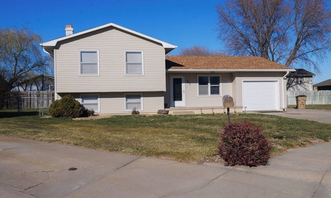 Grand Island Casa | Spacious 4-Bedroom Home in Prime Central Location