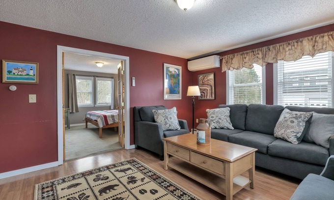 Northeast Harbor Casa | Spacious 4 bedroom home fast internet/walk to town!