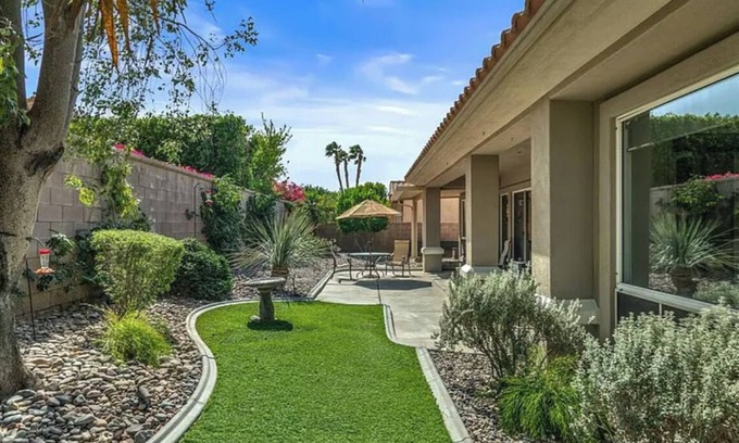 Desert Palms Casa | Spacious 4-bedroom house with AC, country club amenities, quiet, gated community