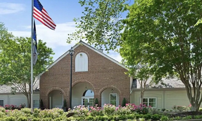 Berkeley Complejo | Spacious 4 Bedroom Suite @ The Historic Powhatan Resort