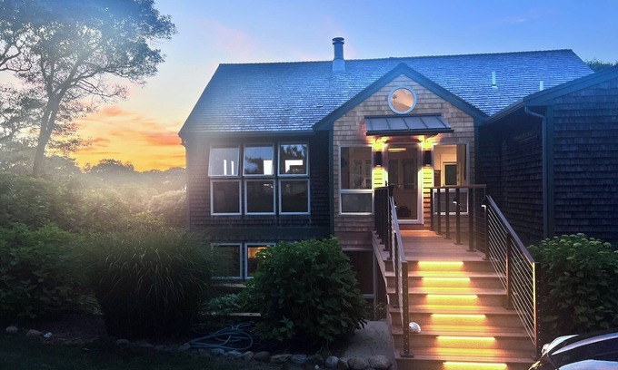 Vineyard Haven Casa | Water View Home con playa privada.
