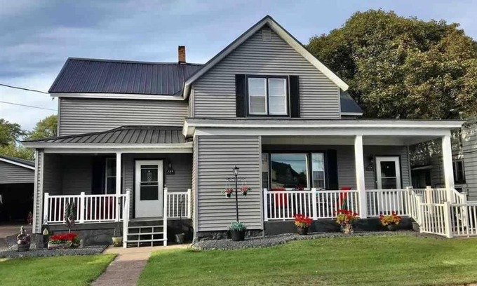 Ironwood Casa | Spacious 4 BR 2BA Home with Bar and Fenced Yard