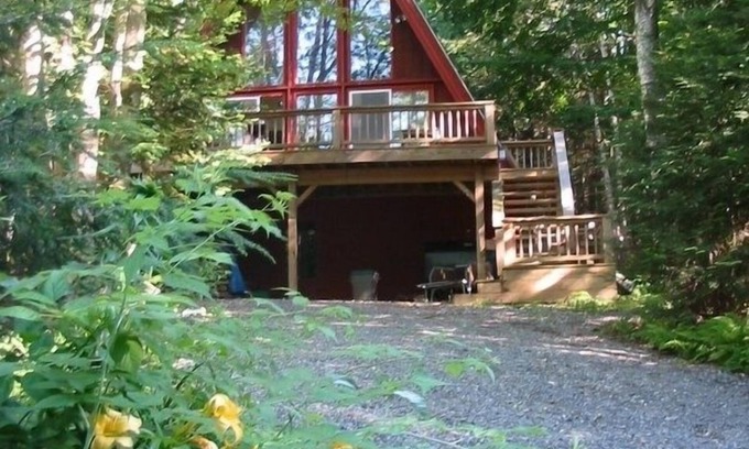 Wilmington Casa | Amplio marco de 5 hab. A: caminar hasta el lago Raponda. Entorno arbolado. Ski Mount Snow!
