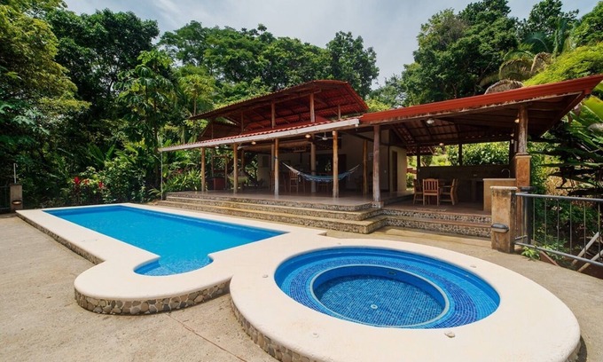 Hatillo Casa | Casa a 10 minutos de la playa! Retiro ideal de yoga con piscina