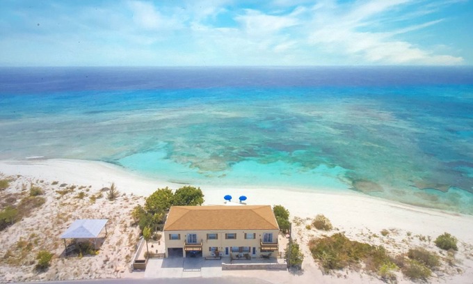 Cockburn Town Villa | Spacious 4BR/2 1/2 bath ocean front villa.