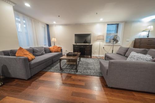 Manhattan Valley Apartamento | SPACIOUS 4BR 2BA apt WITH PRIVATE OUTDOOR SPACE UWS
