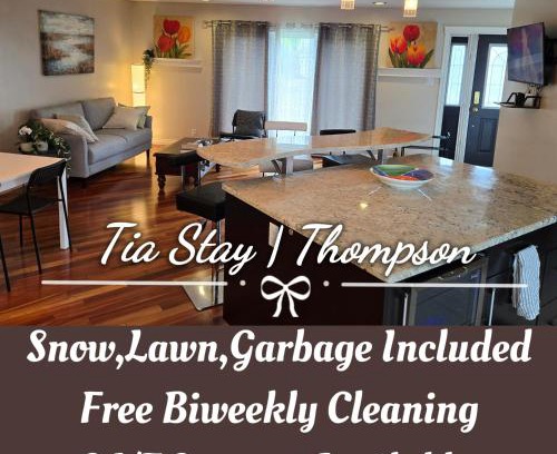 Thompson Casa | Spacious 4BR Family Home - Wine Fridge, Patio, Parking