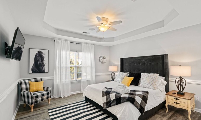 High Point Casa | Spacious 4BR Home – Near HPU, Market & Dining – Family & Business Ready!