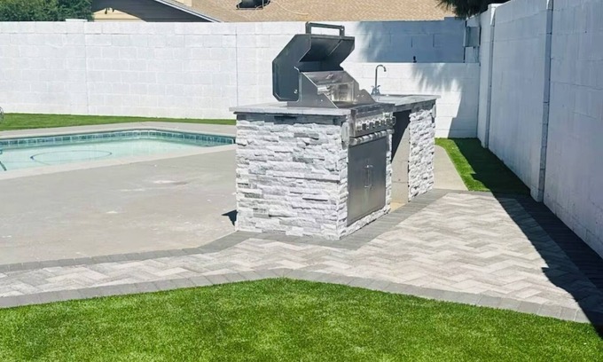 Alhambra Casa | Spacious 4BR Home w/Pool, BBQ & Putting Green – Near I-17