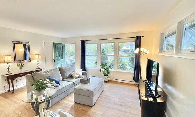 Park Forest Village Casa | Spacious 4BR House Close to Everywhere