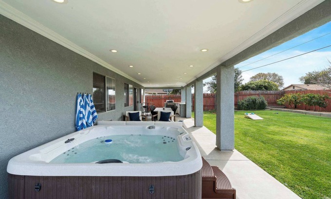 Bay Ho Casa | Spacious 4BR Outdoor Kitchen, Hot Tub & Fun