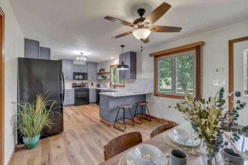 Easton Casa | Spacious 4BR Ranch Near Easton Perfect for Families & Work Groups