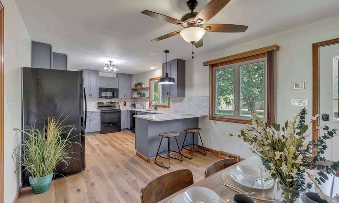 Easton Casa | Spacious 4BR Ranch Near Easton Perfect for Families & Work Groups!