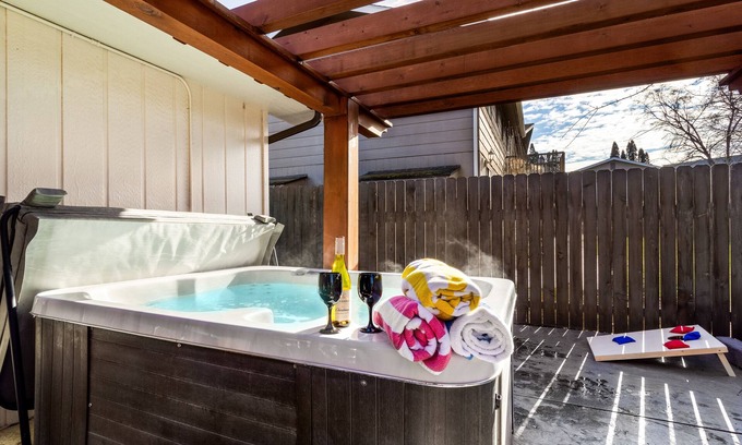 College Place Casa | Spacious 4BR Retreat w/ Hot Tub, Outdoor Games & EV Charger – 10 Min Walla Walla