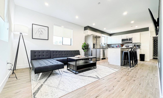 View Park-Windsor Hills Casa | Spacious 4BR Retreat in the Heart of Vibrant K-Town – OAK1 - VP