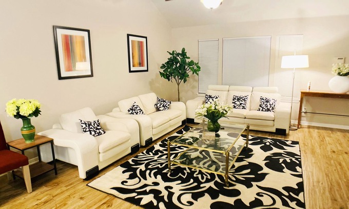 Round Rock Casa | Spacious 4BR with 6 Beds Sleeps 12. near I45 Round Rock