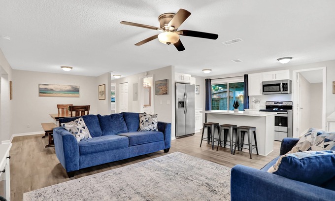 Orange Park Casa | Spacious 5/2 in Orange Park