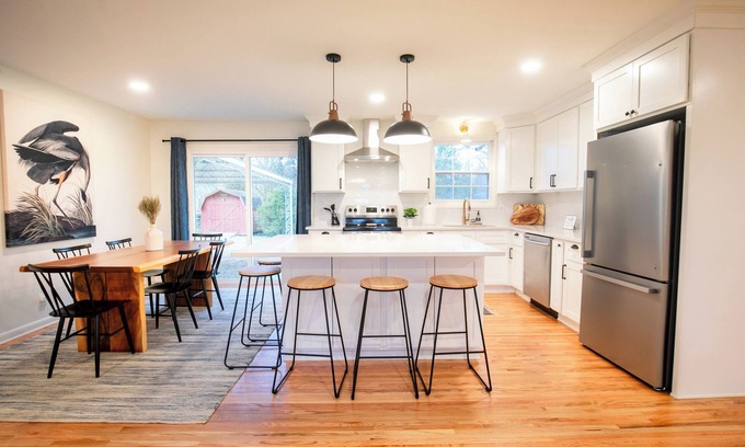 Franklin Casa | Spacious 5-Bed, 3-Bath Home – Newly Renovated with a Big Backyard!