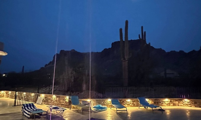 Apache Junction Casa | Spacious 5 bed/5 bath house at Superstition Mountains. Hiking. Pool. Spa. Views!