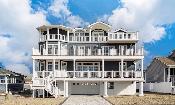Ortley Beach Casa | Spacious 5-bedroom house in Ortely Beach with AC, WiFi. Enjoyable getaway