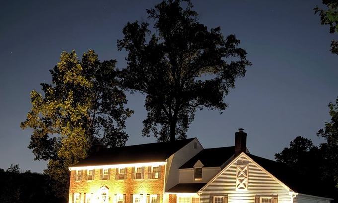 Saint Davids Casa | Spacious 5-bedroom house, with pool and hot tub, 1 mile from Aronimink