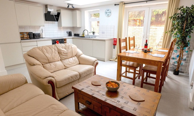 Sheffield Casa | Spacious 5-Bedroom House