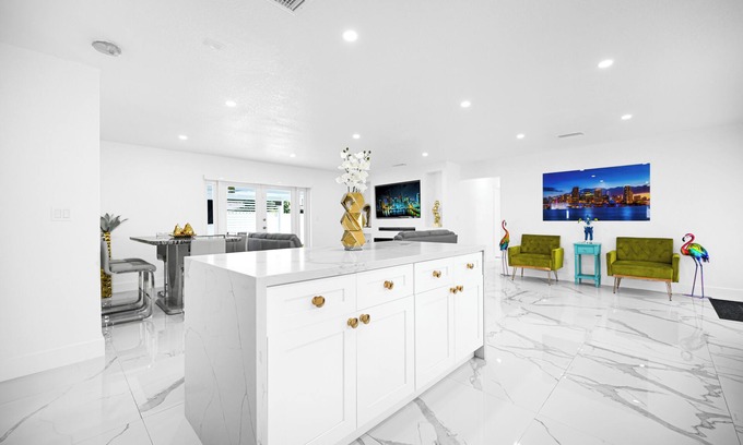 Miami Gardens Casa | Spacious 5-bedroom house in perfect Miami Gardens with WiFi, AC