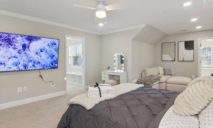 Colesville Casa | Spacious 5-bedroom house with fitness room and AC in pleasant Silver Spring